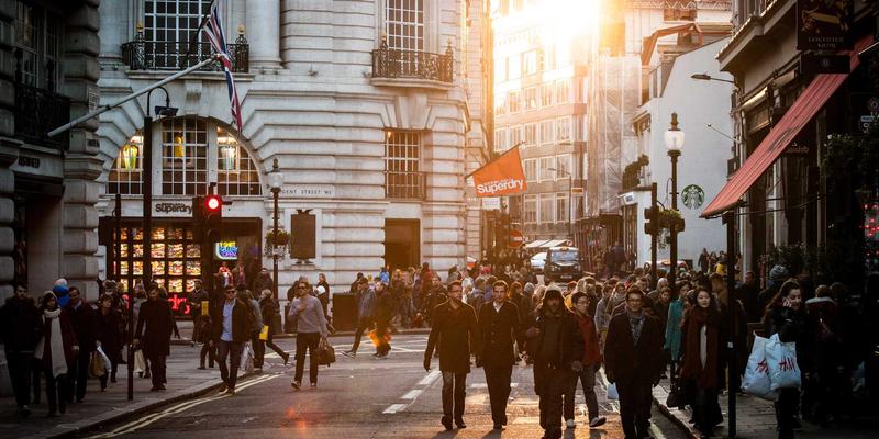 云计算如何赋能企业转型：从云服务到AWS解决方案的全景解析