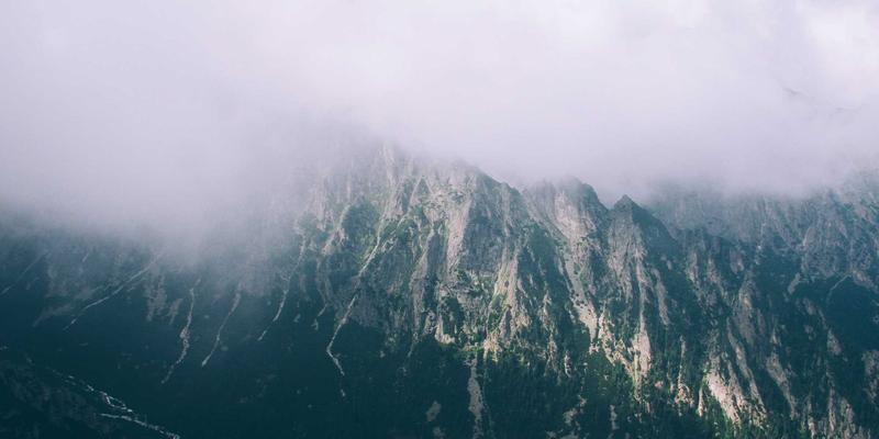 驾驭云端：基于AWS的微服务架构设计与容器化部署最佳实践